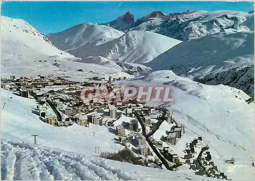 Cartes postales moderne L'Alpe d'Huez Isere Vue generale de la station dominee par le Massif de la Meije