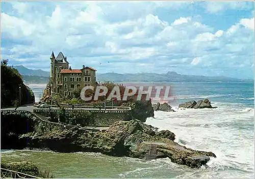 Cartes postales moderne Biarritz La Villa Belza Dans le fond les Pyrenees