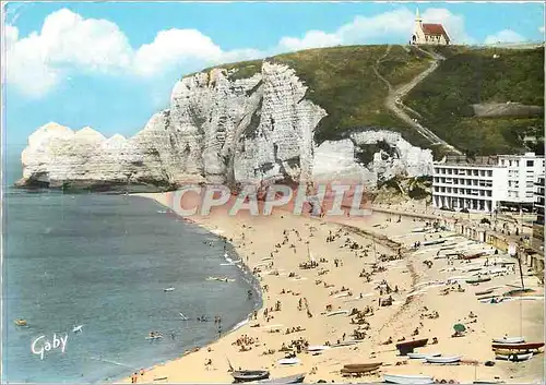 Cartes postales moderne Etretat S Mme La Plage et les Falaises