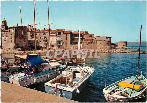 Cartes postales moderne Saint Tropez Var La Pouncho et les deux vielles tours Bateaux de peche
