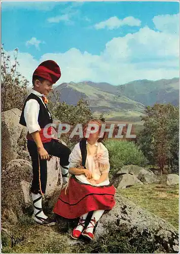Cartes postales moderne Lumiere et Couleurs du Roussillon Pyrenees Orientales Jeunes Catalans Joventut Folklore