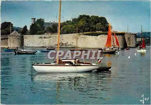 Cartes postales moderne Concarneau Finistere Les Remparts de la Ville Close Bateaux