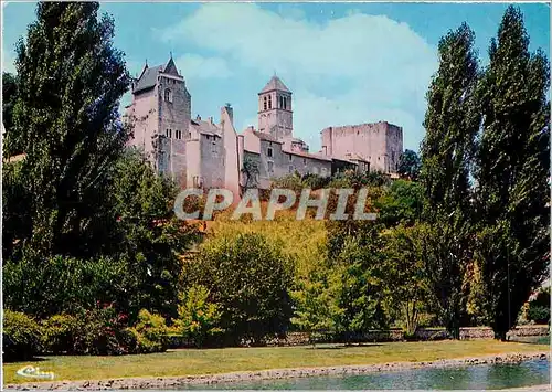 Cartes postales moderne La Vienne Touristique Chauvigny Les ruines des chateaux l'eglise St Pierre