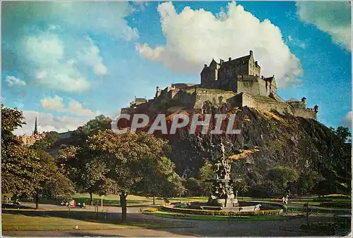 Moderne Karte Edinburgh Castle Scotland The view over Princes Street Gardens to the Castle on its rock