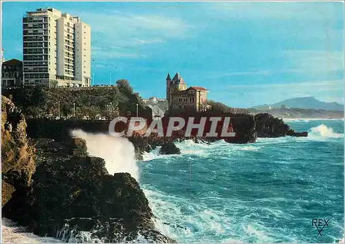 Cartes postales moderne Biarritz Pyrenees Atlantiques L'Eurotel et la Villa Belsa Au fond la Rhune