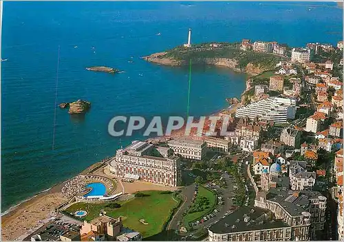 Cartes postales moderne Biarritz Cote Basque L'Hotel du Palais et le Phare
