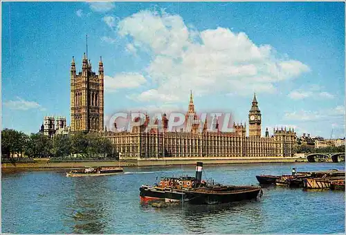 Cartes postales moderne London The Houses of Parliament on the bank of the Thames at Westminster Bateau