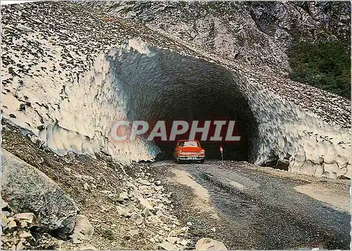 Cartes postales moderne Les Alpes du Dauphine Route du Col du Glandon Tunnel de glace