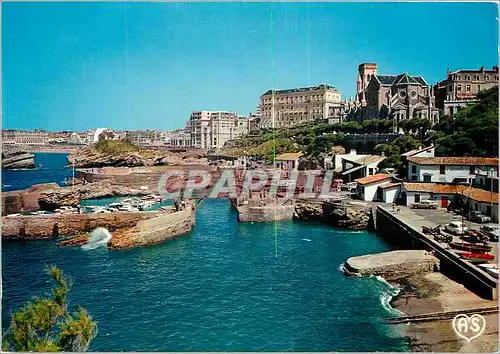 Cartes postales moderne Biarritz Basses Pyrenees Le port des Pecheurs l'eglise Sainte Eugenie et l'Atalaye