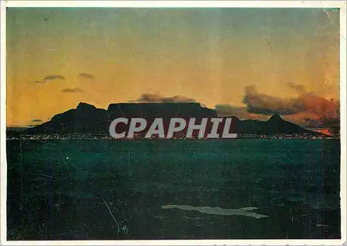 Cartes postales moderne Cape Town at night with Table Mountain in te background South Africa