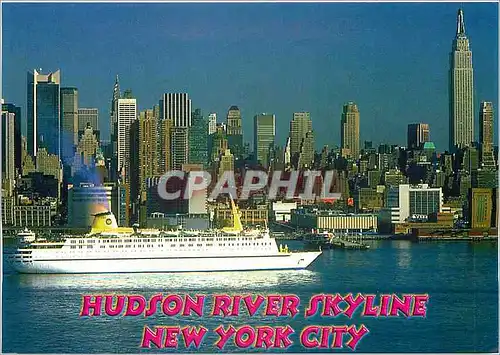 Moderne Karte New York City Skyline With ocean liner Cruising down the Hudson river Beading out to sea