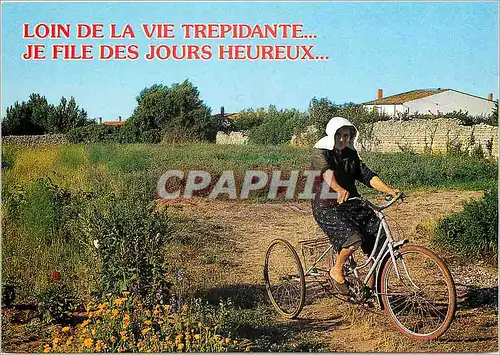 Cartes postales moderne Loin de la Vue Trepidandte  Costume en charente Velo Cycle