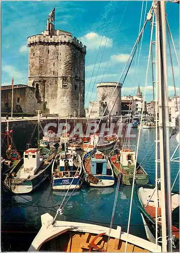 Cartes postales moderne En Aunis La Rochelle (Chte Mme) La Tour Saint Nicolas et la Tour de la Chaine Bateaux