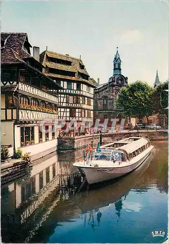 Moderne Karte L'alsace pittoresque Strasbourg La Vedette Charles Frey devant la Maison des Tanneurs Bateau