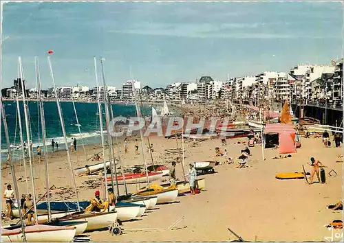 Moderne Karte La Bretagne en couleurs la Baule (L A) la grande plage a l'heure du bain