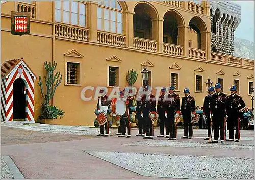 Cartes postales moderne Principaite de Monaco Presentation de la Garde devant le Palais Princier Militaria