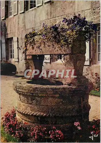 Cartes postales moderne La Bretagne en coulerus Fleurs de Bretagne Puits Fleuri au manoir de Stang