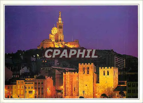 Cartes postales moderne Marseille Illumination de la Basilique N D de la Garde au premier plan l'Abbaye Saint Victor