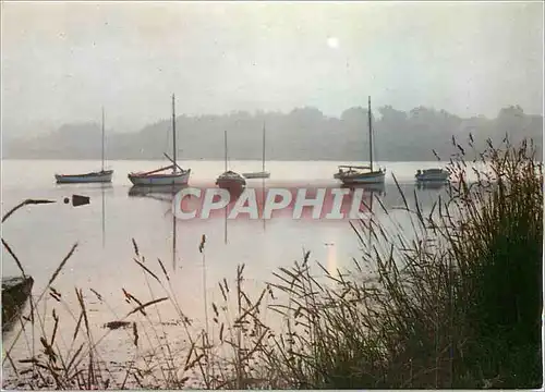 Cartes postales moderne La Bretagne Pittoresque Matin Brumeux sur le Petit Port