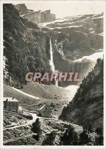 Cartes postales moderne Gavarnie La Grande Cascade et l'Hotel du Cirque