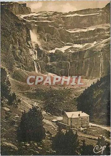 Cartes postales moderne Gavarnie L'Hotel du Cirque et le Cirque