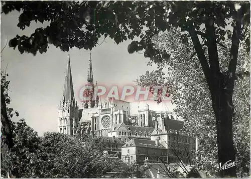 Cartes postales moderne Les Merveilles de Chartres Eure et Loir La Cathedrale ses deux fleches et le Croisillon sud