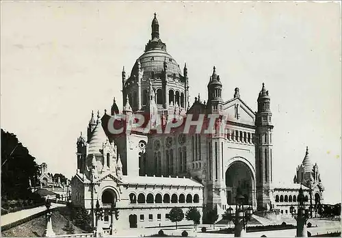 Cartes postales moderne La Basilique de Lisieux Vue d'Ensemble