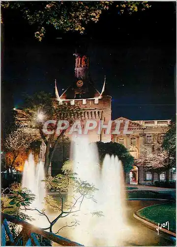 Cartes postales moderne Toulouse Haute Garonne Donjon du Capitole au fond le Capitole de nuit