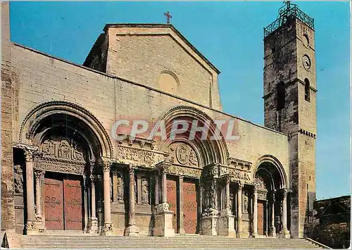 Cartes postales moderne Saint Gilles du Gard Eglise Abbatiale La Facade de l'Eglise