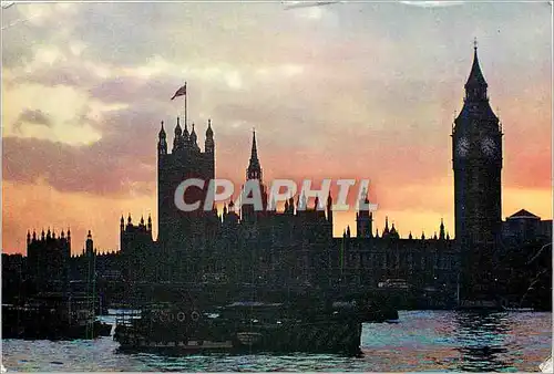 Cartes postales moderne London Evening at Westminster The majestic structure of the Palace of Westminster