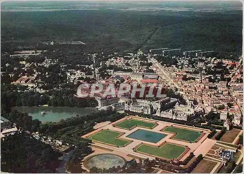 Cartes postales moderne Chateau de Fontainebleau Seine et Marne Vue aerienne du Chateau et de la Foret