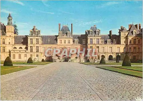 Cartes postales moderne Fontainebleau Cour du Cheval Blanc