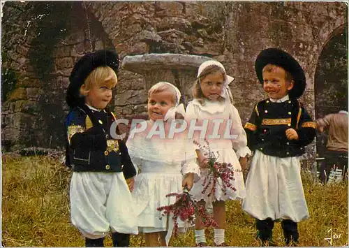 Moderne Karte Sourire de Bretagne Enfants en costume de Cornouaille