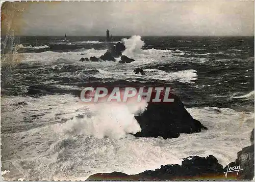 Cartes postales moderne La Bretagne Pointe du Raz Finistere Phare de la Vieille Tempete sur le Roz de Sein