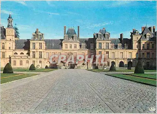 Cartes postales moderne Fontainebleau Cour du Cheval Blanc