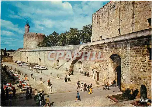 Moderne Karte Aigues Mortes Gard La porte de la Gardette dans le fond la tour Constance