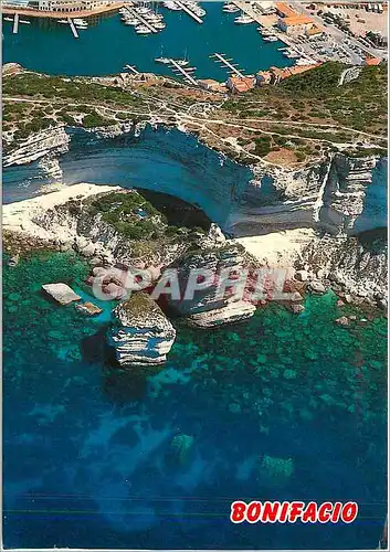 Moderne Karte Corse Ile de Beaute Souvenir de Bonifacio Le grain de sable et en arriere plan le port separe pa