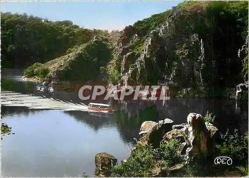 Cartes postales moderne La Creuse Pittoresque La Vedette contourmant la pointe de Crozant au confluent de la Creuse et d