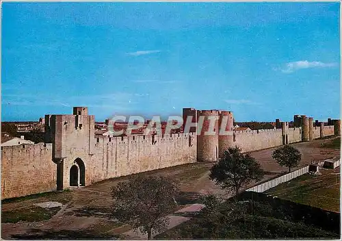 Moderne Karte Au soleil de la Camargue Aigues Mortes Gard Remparts Sud