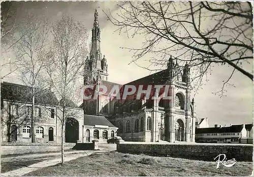 Cartes postales moderne En Bretagne a Sainte Anne d'Auray Morbihan La Basilique