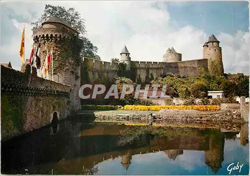 Cartes postales moderne Chateau de Fougeres L et V L'Etang de la Courde et les tours se mirant dans l'Eau Ce chateau est