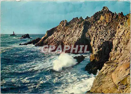 Cartes postales moderne La Bretagne Tempete sur la Pointe du Raz et le Phare de la Vieille