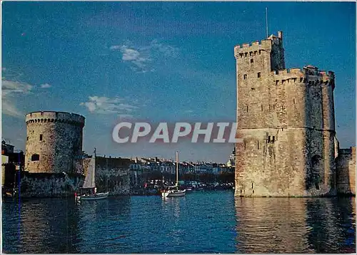 Moderne Karte La Rochelle Rentree au port devant la tour Saint Nicolas et la tour de la Chaine