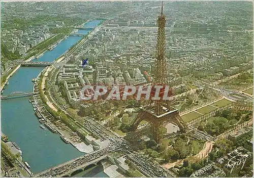 Cartes postales moderne Paris La tour Eiffel et le Champ de mars