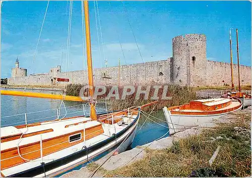 Moderne Karte Aigues Mortes Gard Les remparts de la Ville Dans le fond La Tour de Constance