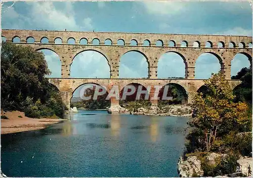 Cartes postales moderne Le Pont du Gard Aqueduc romain commence