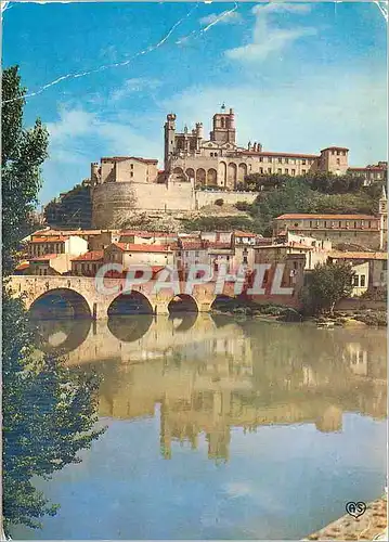 Cartes postales moderne Beziers Herault La Cathedrale St Nazaire dominant le Pont sur l'Orb
