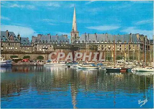 Cartes postales moderne Saint Malo Cite Corsaire La Grand Porte le port des Yachts Les Remparts