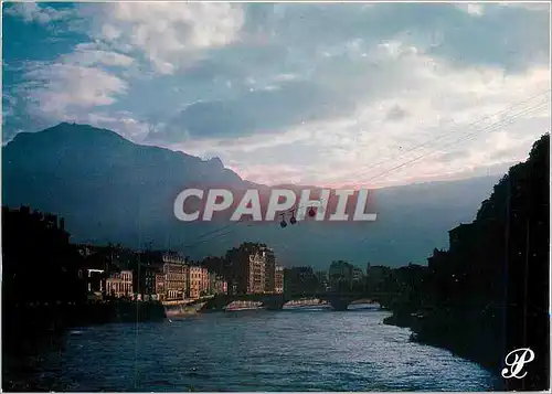 Cartes postales moderne Grenoble Les telecabinets de la Bastille au dessus de l'Isere