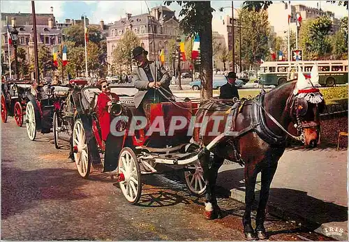 Cartes postales moderne Paris Rond point des Champs Elysees Les flacres